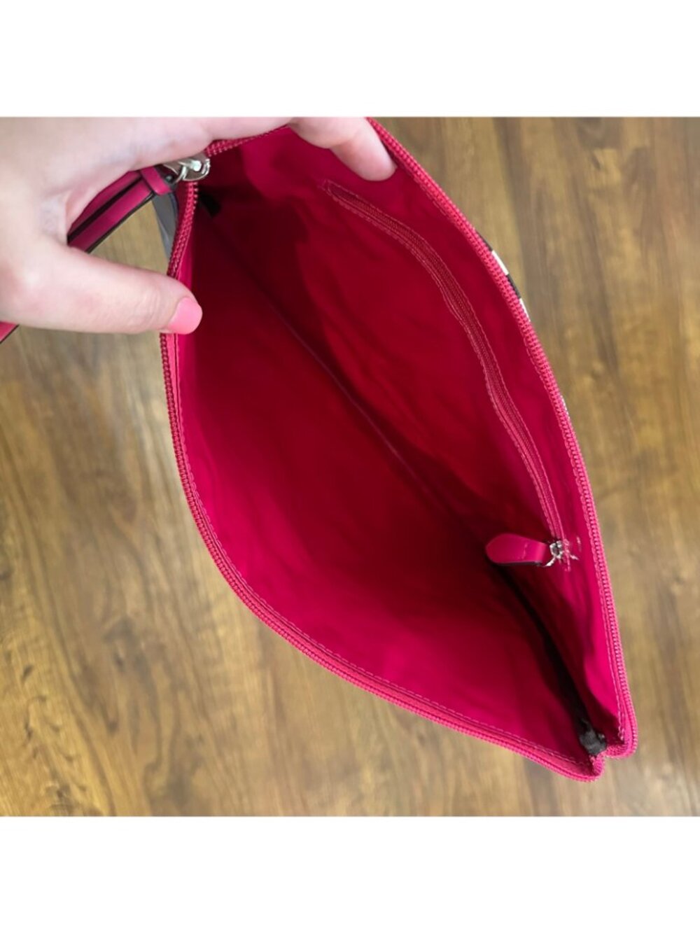 Henri Bendel swimsuit zip clutch back - Picture 4 of 4